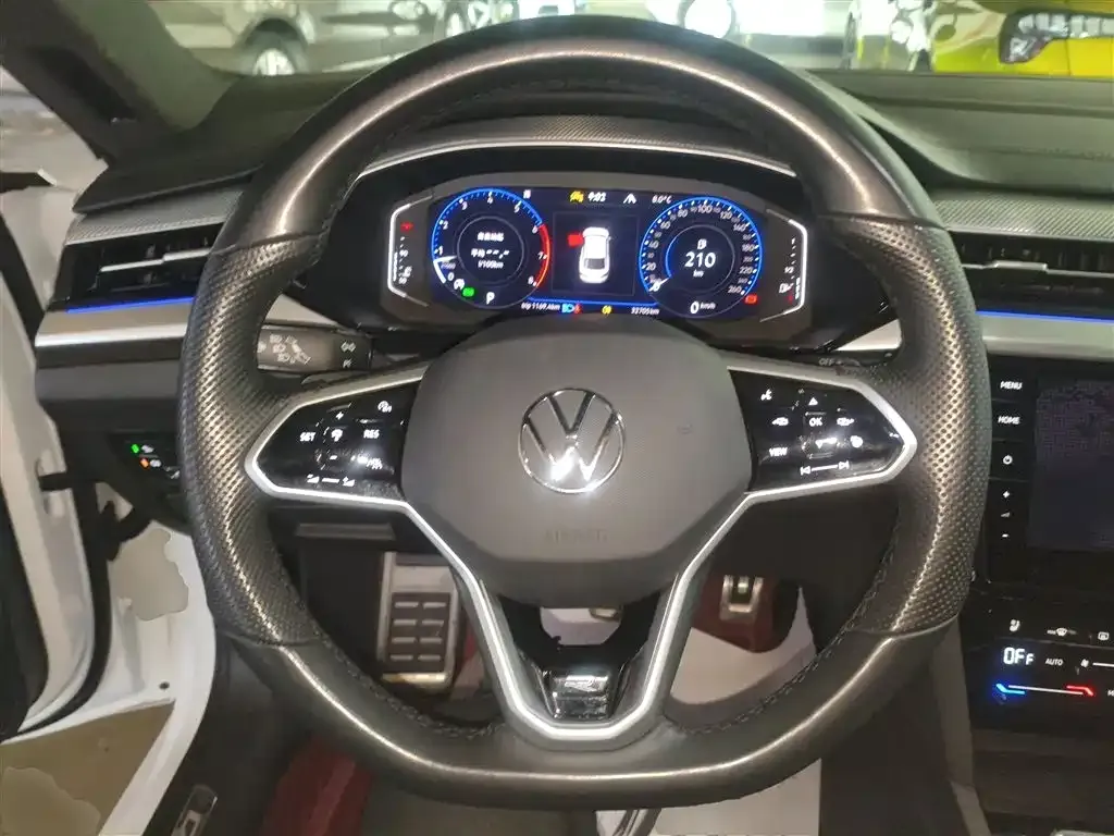 Volkswagen CC 2024 из CN, фото 4