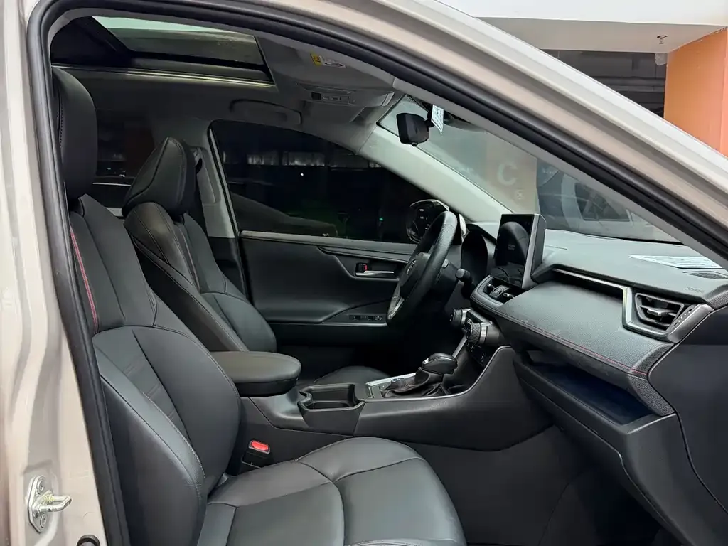 Toyota Wildlander New Energy 2022 из CN, фото 3