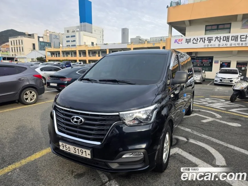 Hyundai Starex — фото 1