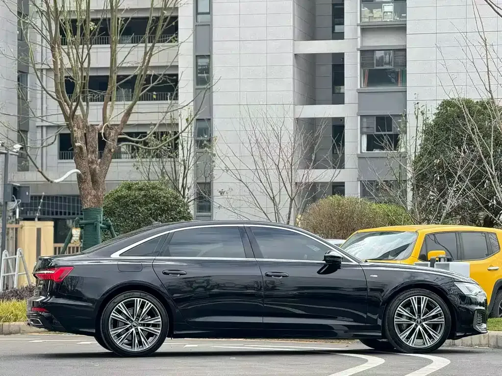 Audi A6L 2022 из CN, фото 5
