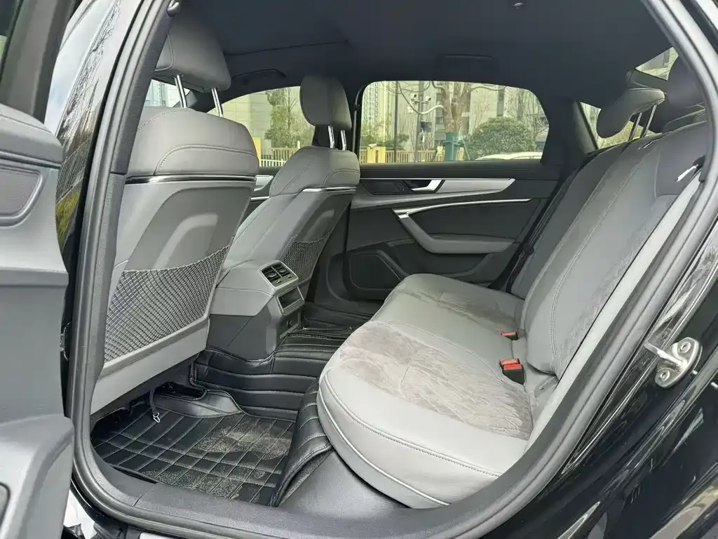 Audi A6L 2022 из CN, фото 4
