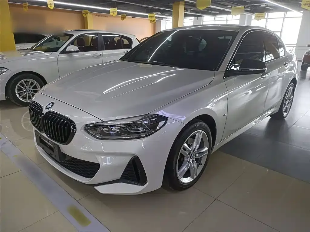 BMW 1 Series 2023 из CN, фото 1