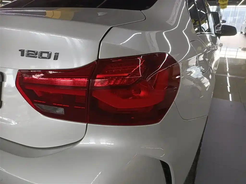 BMW 1 Series 2023 из CN, фото 2