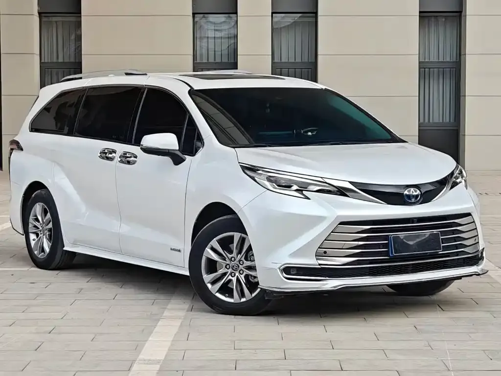 Toyota Sienna — фото 5