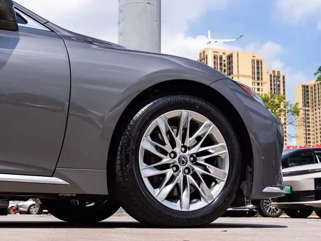 Lexus LS 2022 из CN, фото 4