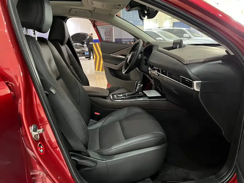 Mazda CX-30 2021 из CN, фото 5