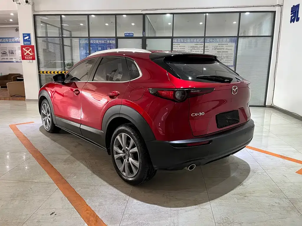 Mazda CX-30 2021 из CN, фото 2