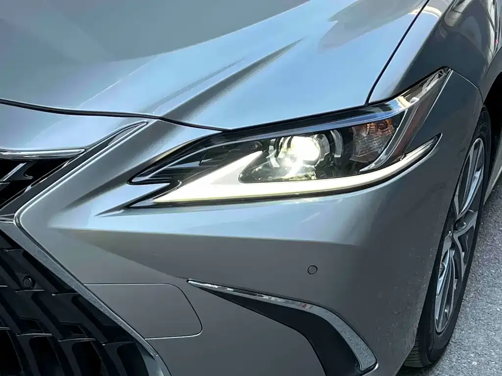 Lexus ES 2023 из CN, фото 4