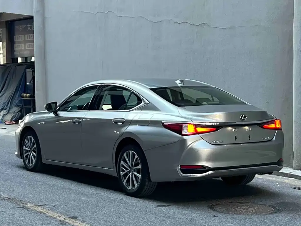 Lexus ES 2023 из CN, фото 5
