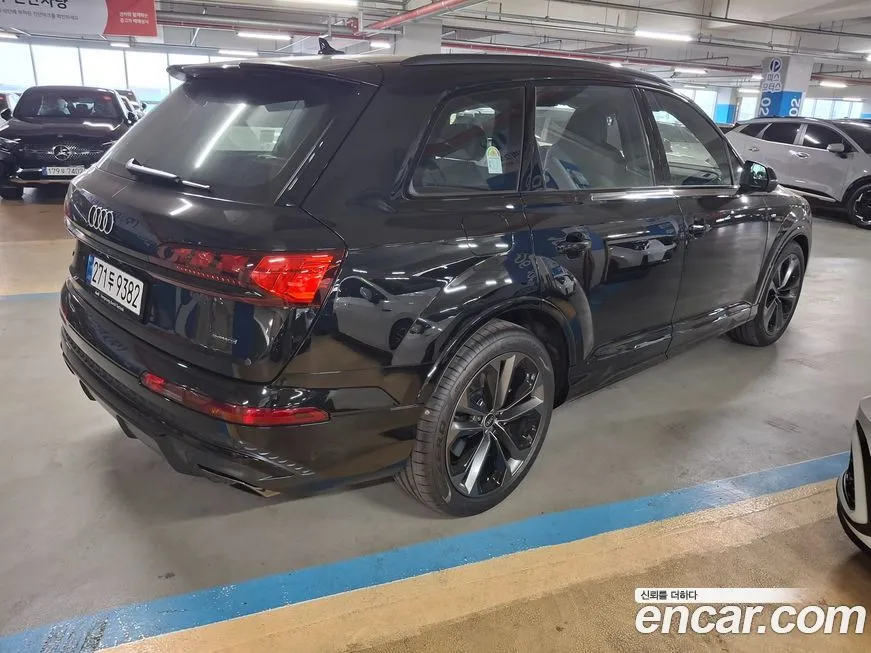 Audi Q7 2026 из KR, фото 10