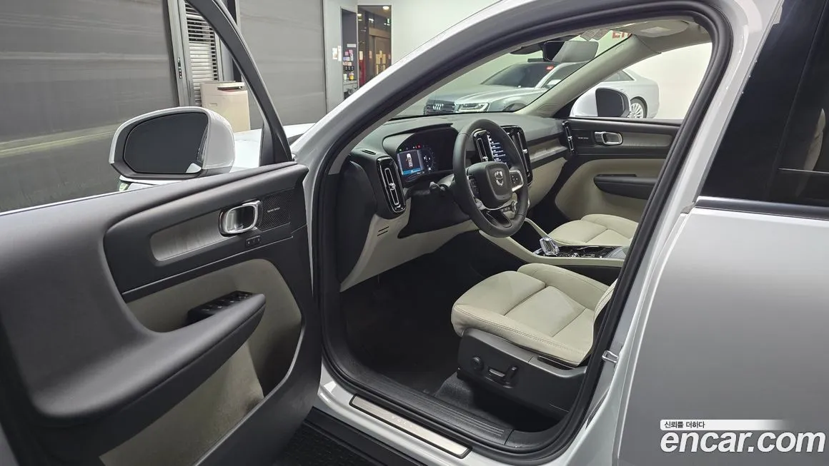 Volvo XC40 2024 из KR, фото 9