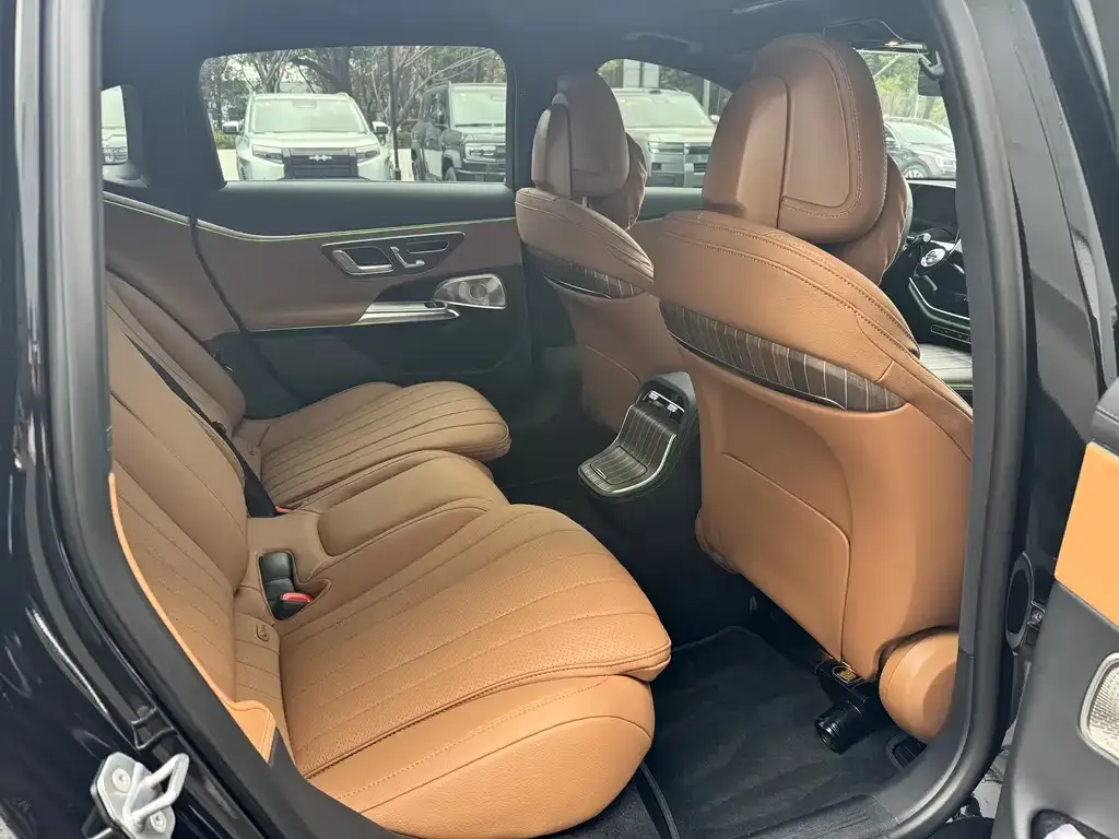 Mercedes-Benz E-Class 2025 из CN, фото 2