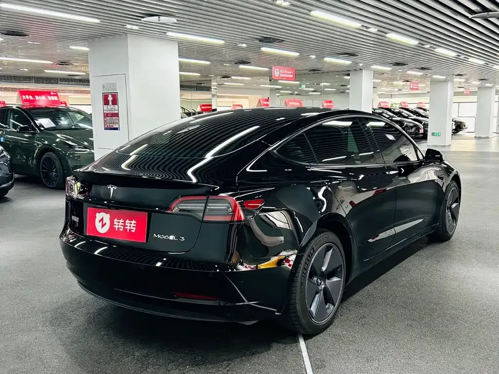 Tesla Model 3 — фото 7