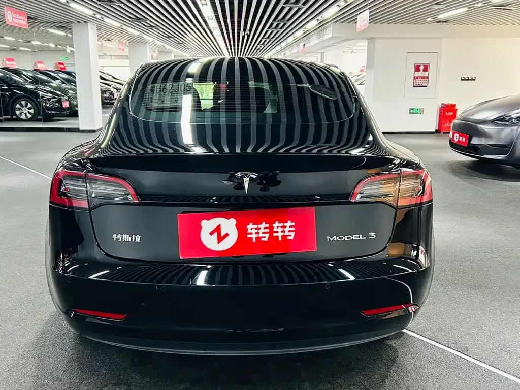 Tesla Model 3 — фото 5