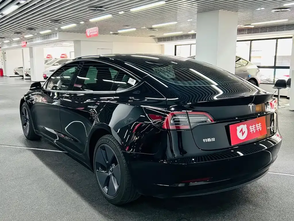 Tesla Model 3 — фото 6