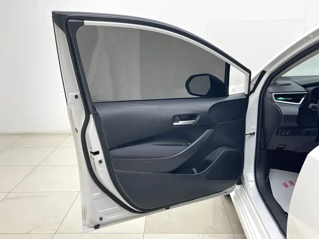 Toyota Corolla 2023 из CN, фото 3