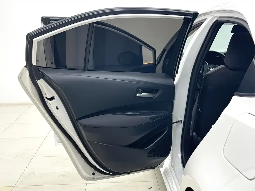 Toyota Corolla 2023 из CN, фото 8