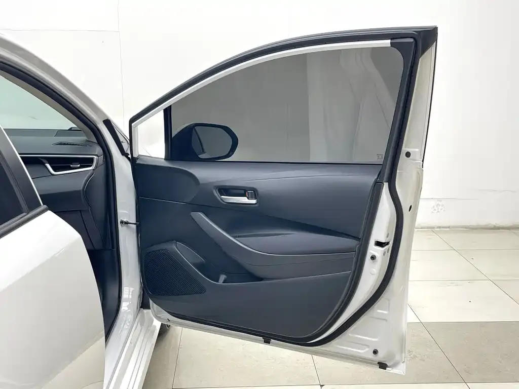 Toyota Corolla 2023 из CN, фото 4