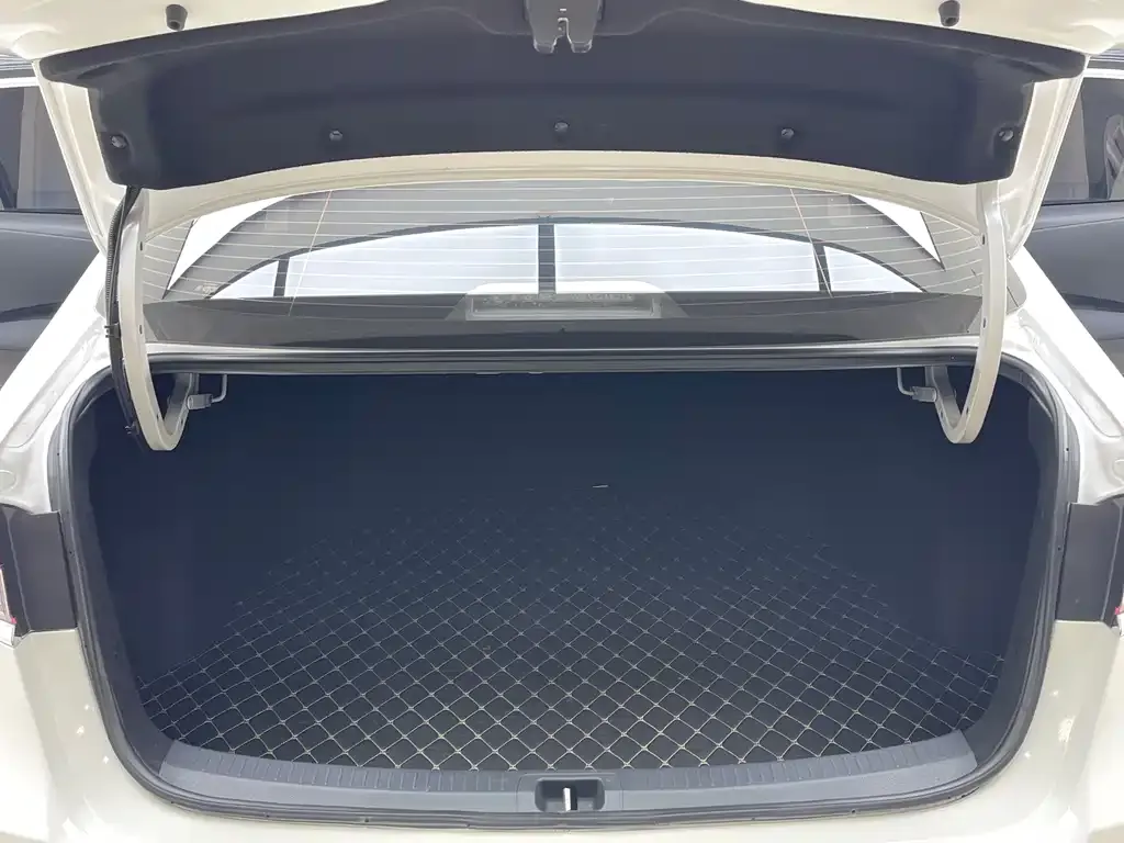 Toyota Corolla 2023 из CN, фото 6