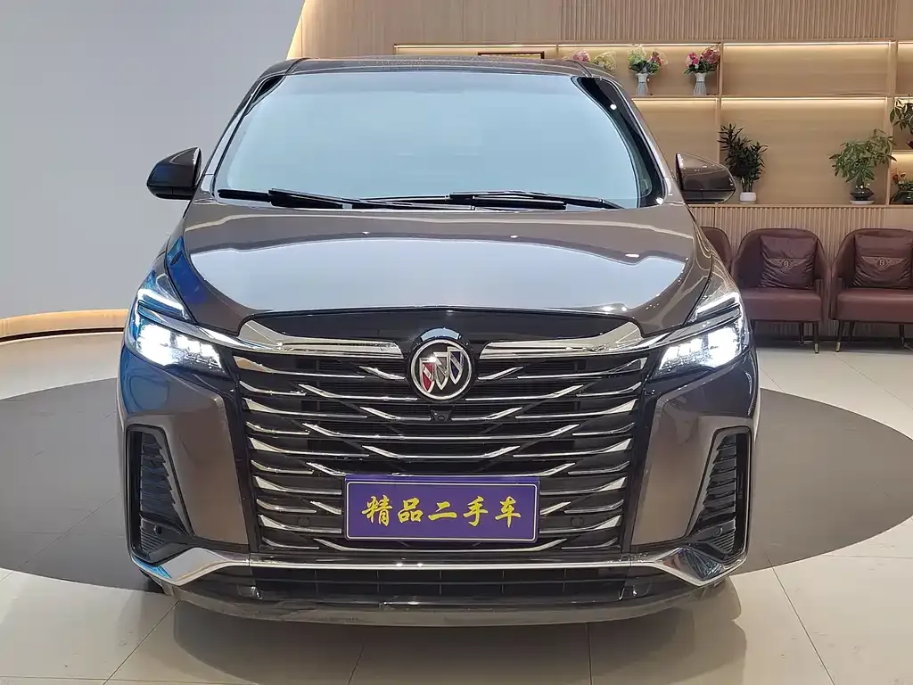 Buick GL8 2023 из CN, фото 2