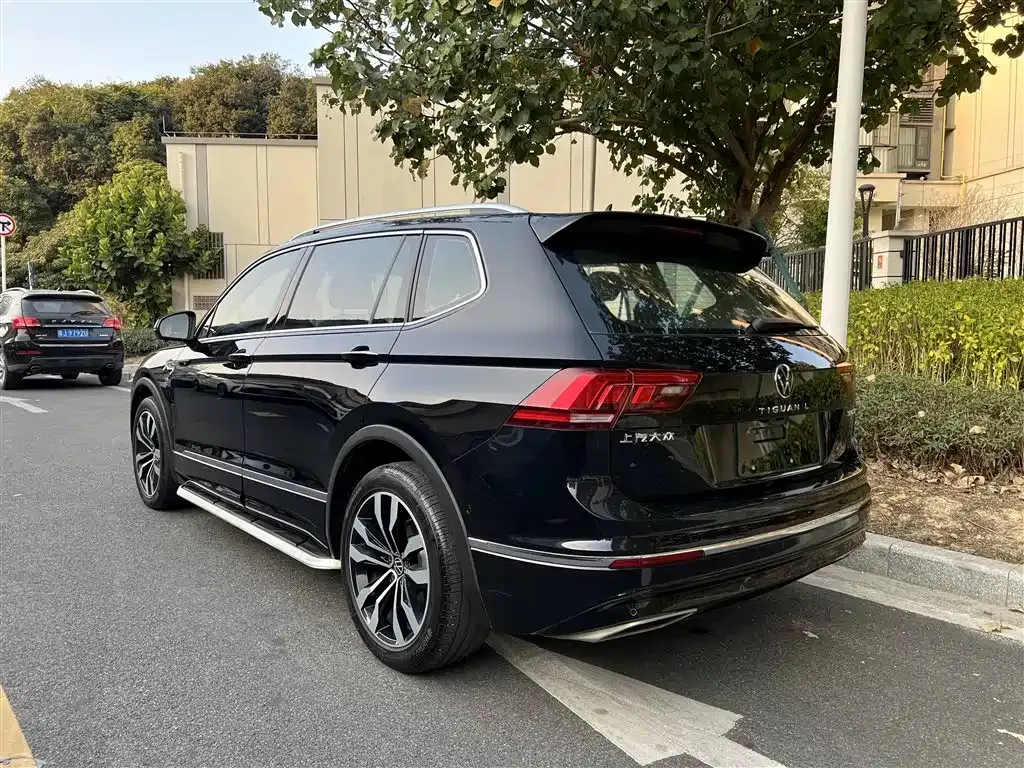 Volkswagen Tiguan L — фото 7