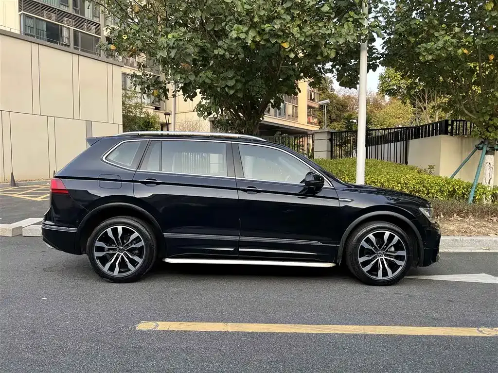 Volkswagen Tiguan L — фото 4