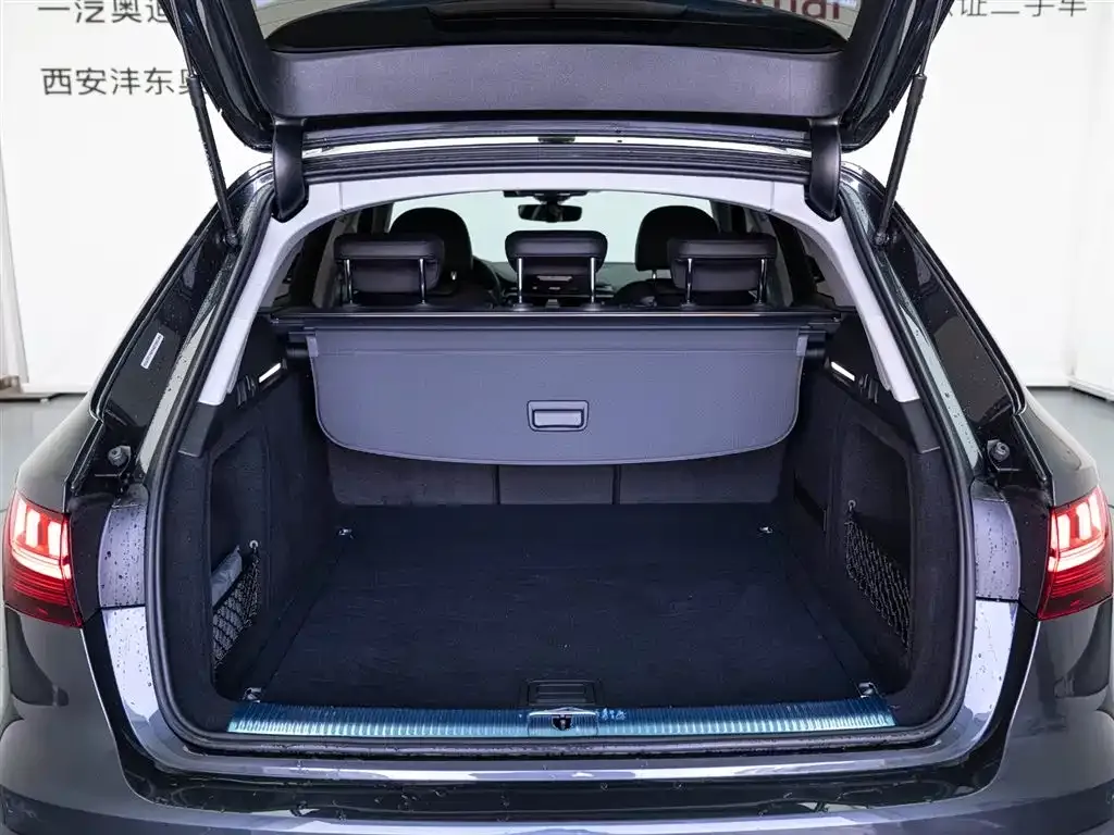 Audi A4 (Import) 2023 из CN, фото 3