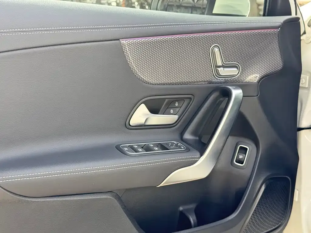 Mercedes-Benz A-Class 2023 из CN, фото 6