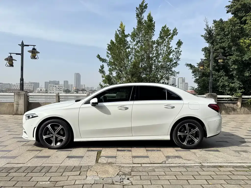 Mercedes-Benz A-Class 2023 из CN, фото 2