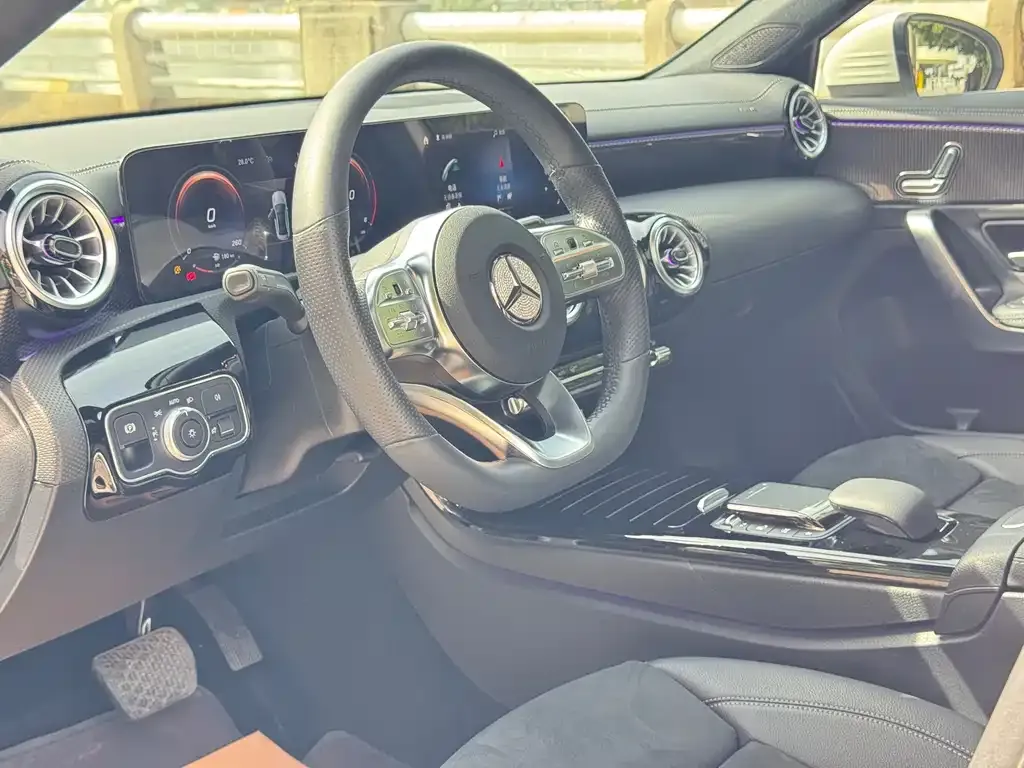 Mercedes-Benz A-Class 2023 из CN, фото 9