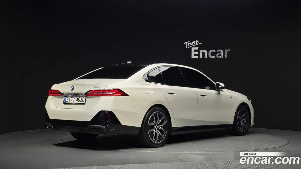 BMW 5-Series 2024 из KR, фото 2
