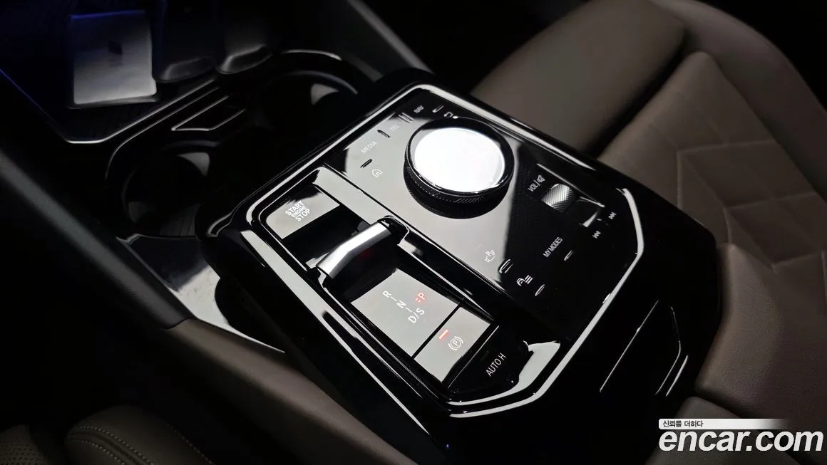 BMW 5-Series 2024 из KR, фото 4