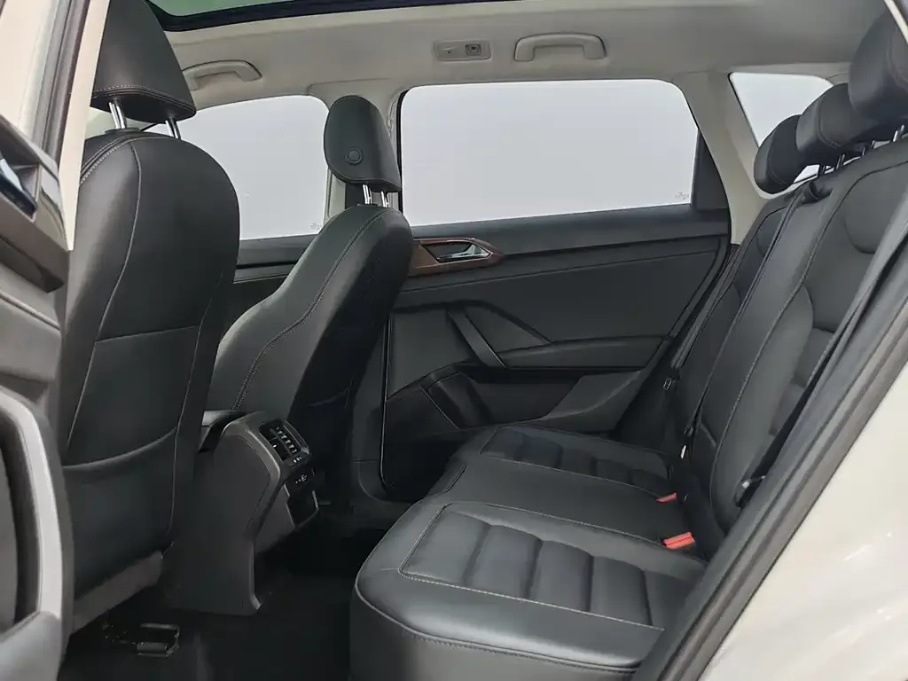 Volkswagen Tharu 2022 из CN, фото 10
