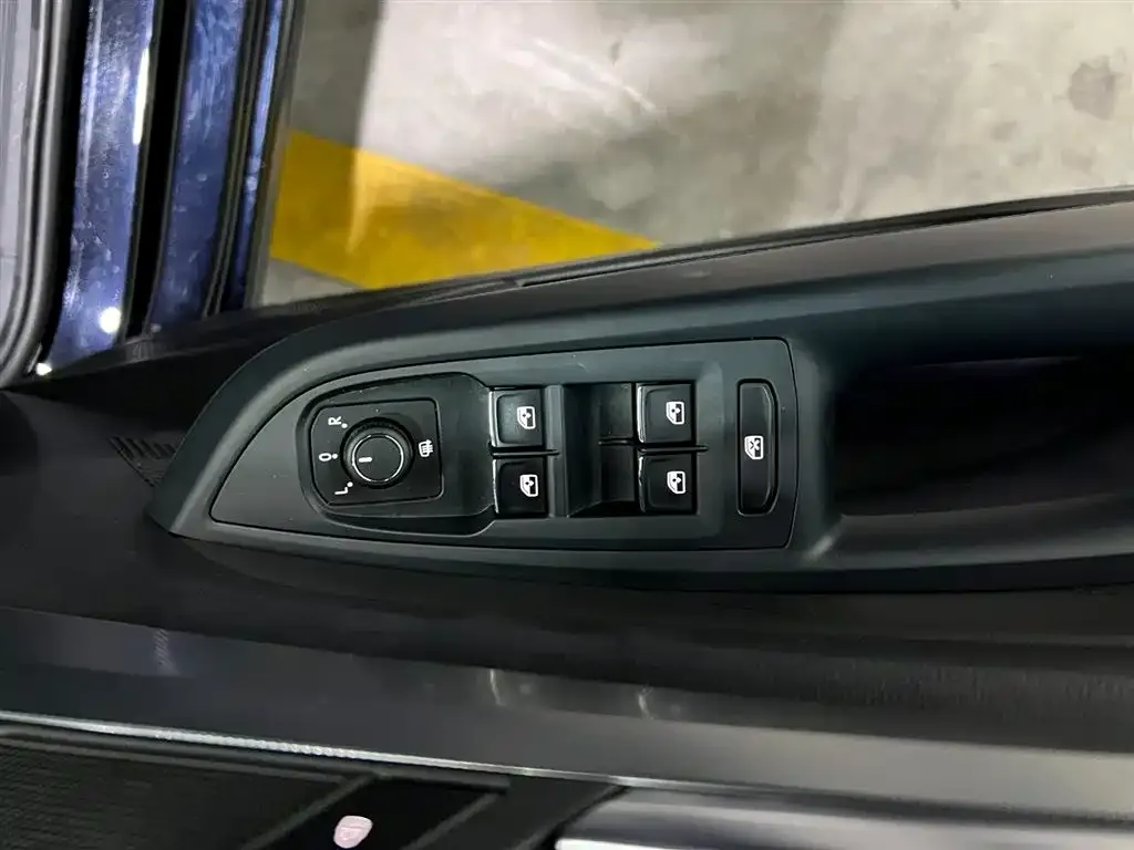 Volkswagen Passat 2023 из CN, фото 2