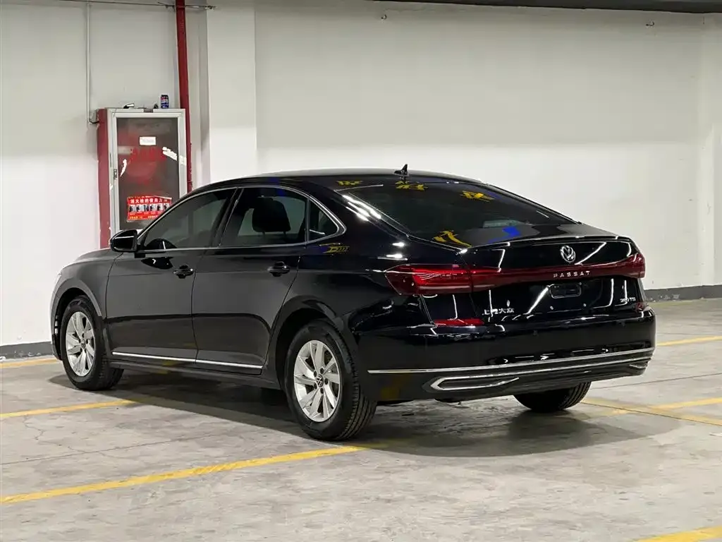 Volkswagen Passat 2023 из CN, фото 4
