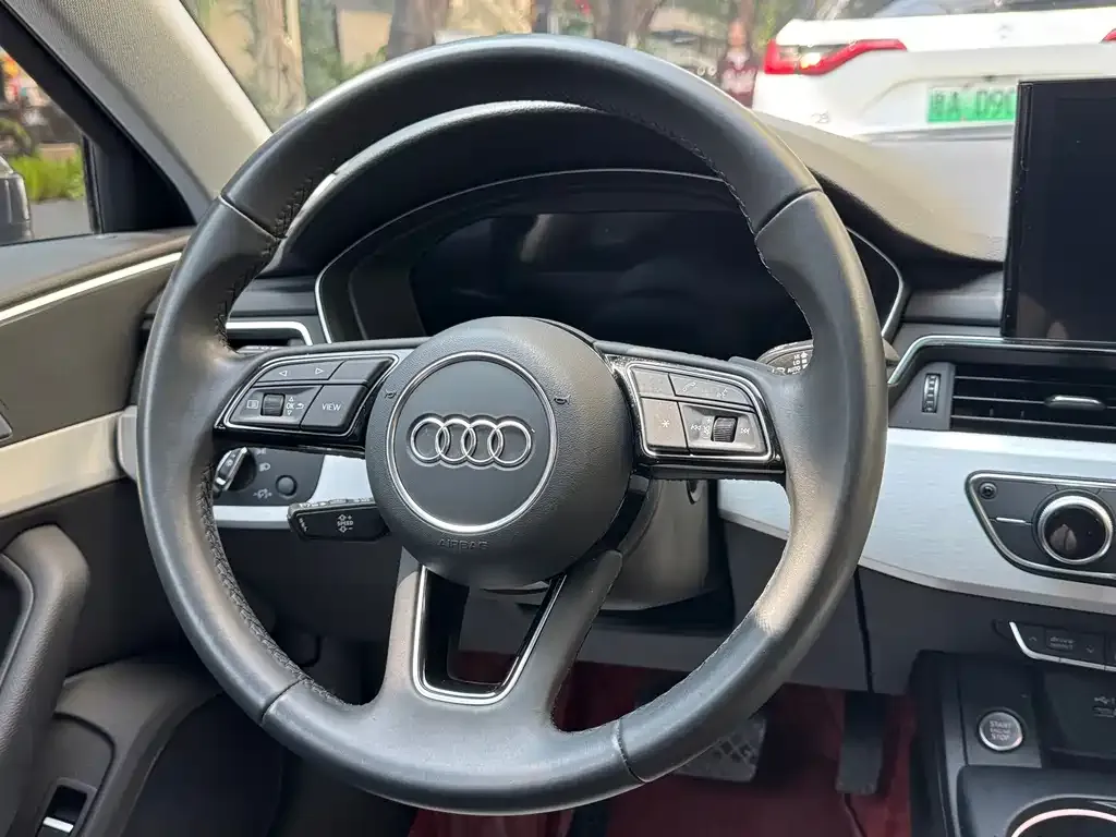Audi A4L 2024 из CN, фото 7