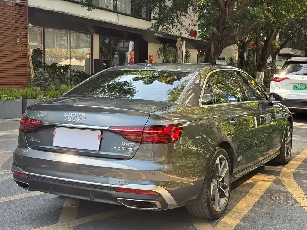 Audi A4L 2024 из CN, фото 6