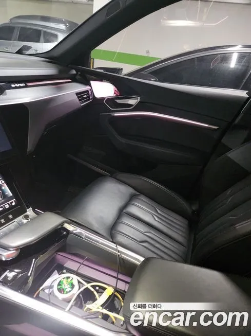 Audi e-tron 2022 из KR, фото 7