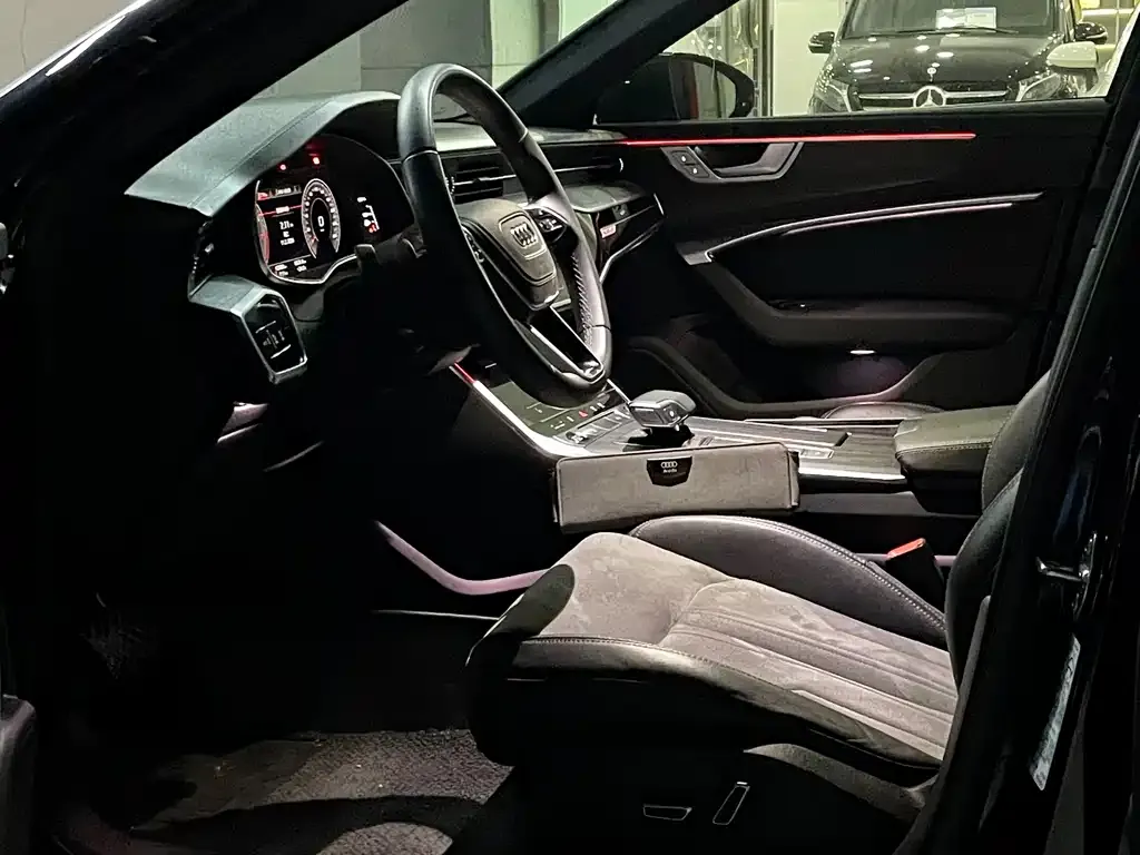 Audi A6L 2024 из CN, фото 4