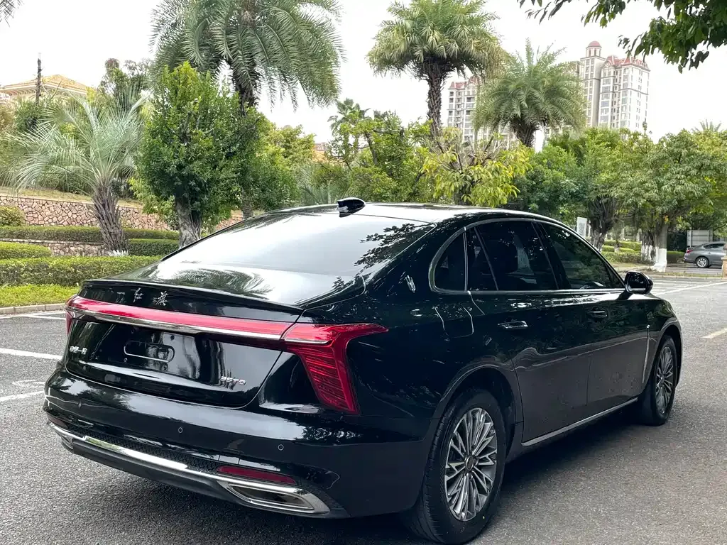 Hongqi H5 — фото 10