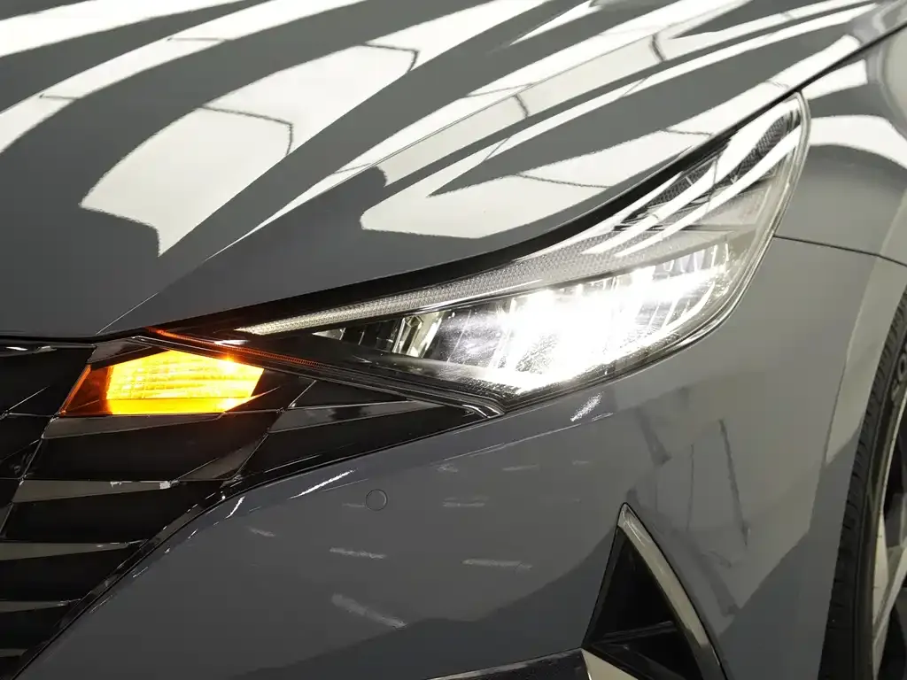 Hyundai Elantra 2023 из CN, фото 2