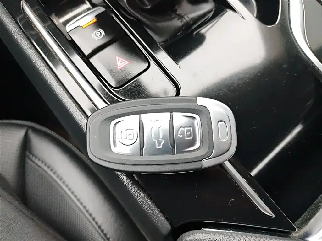 Hongqi E-QM5 2023 из CN, фото 7