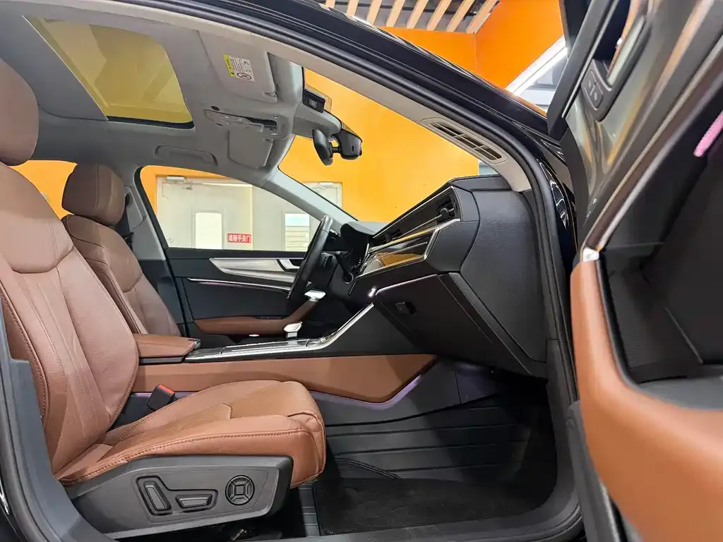 Audi A6L 2022 из CN, фото 5