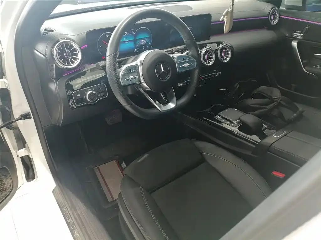 Mercedes-Benz A-Class 2023 из CN, фото 3