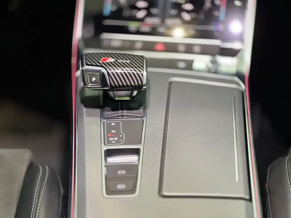 Audi A6L 2021 из CN, фото 8