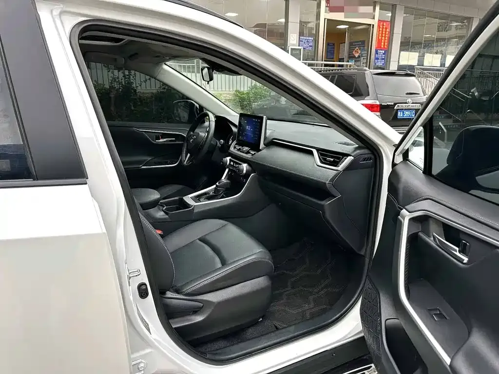 Toyota RAV4 2021 из CN, фото 5