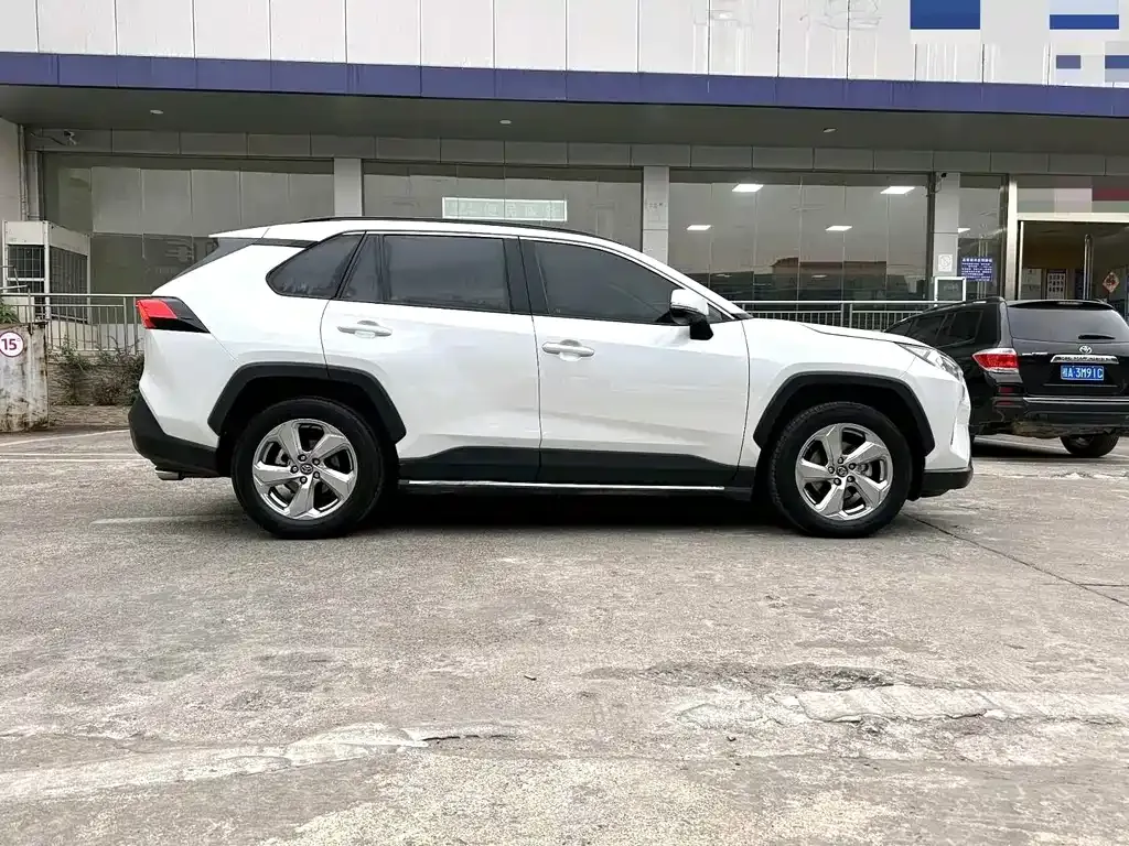 Toyota RAV4 2021 из CN, фото 9