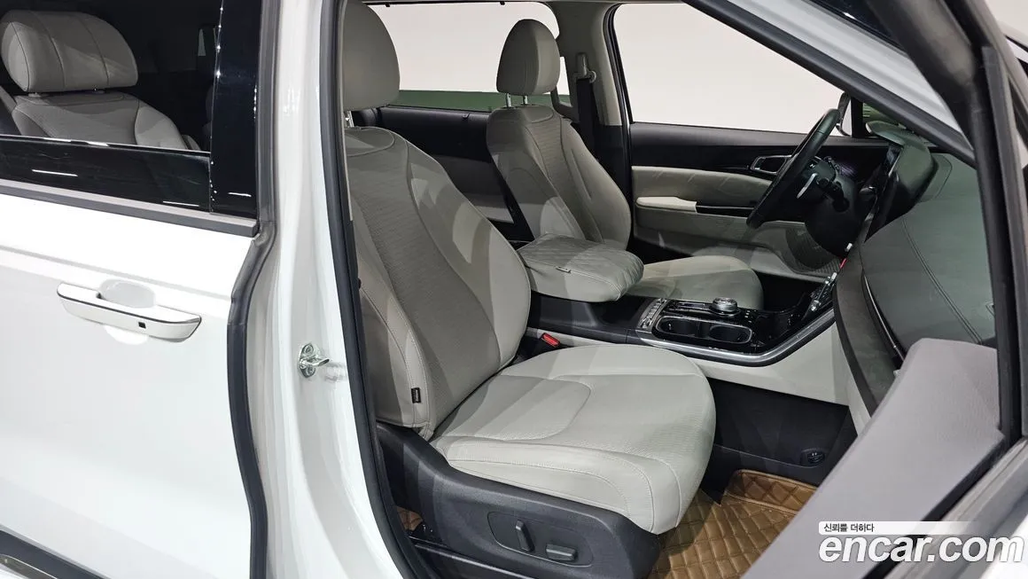 Kia Carnival — фото 10