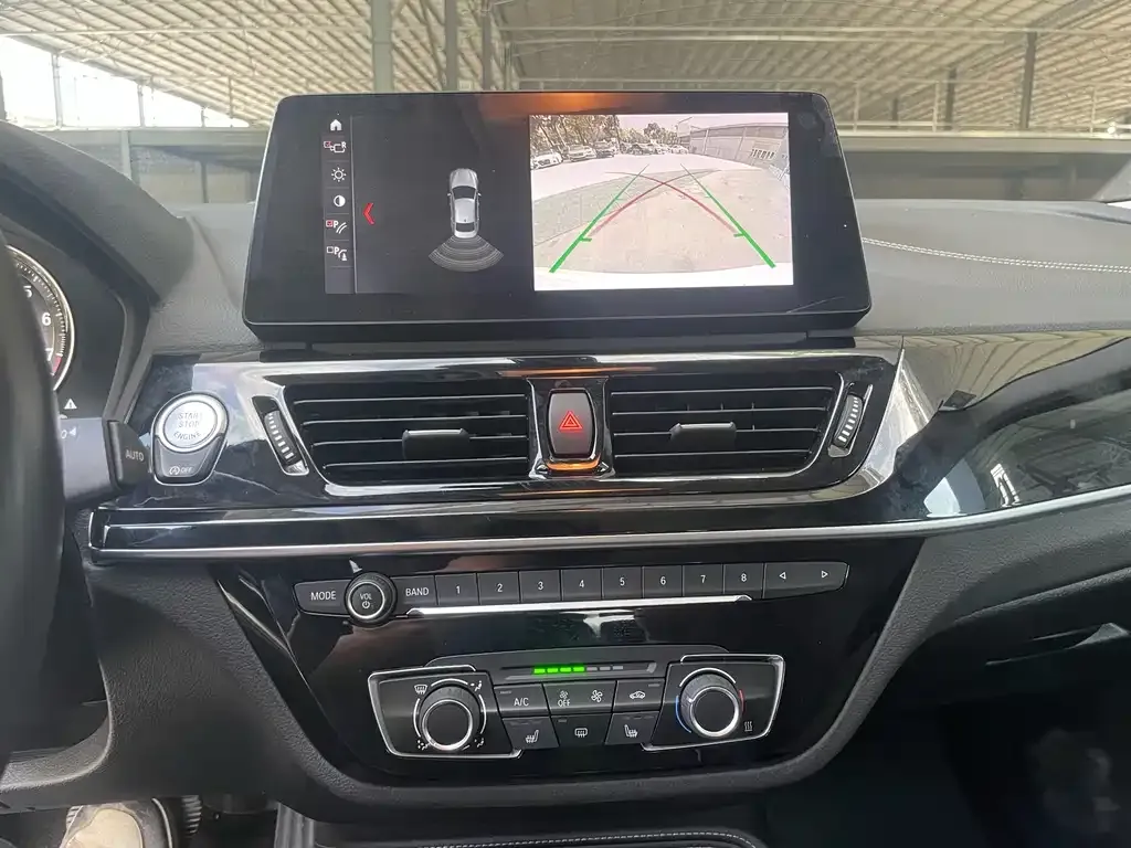 BMW 1 Series 2023 из CN, фото 3