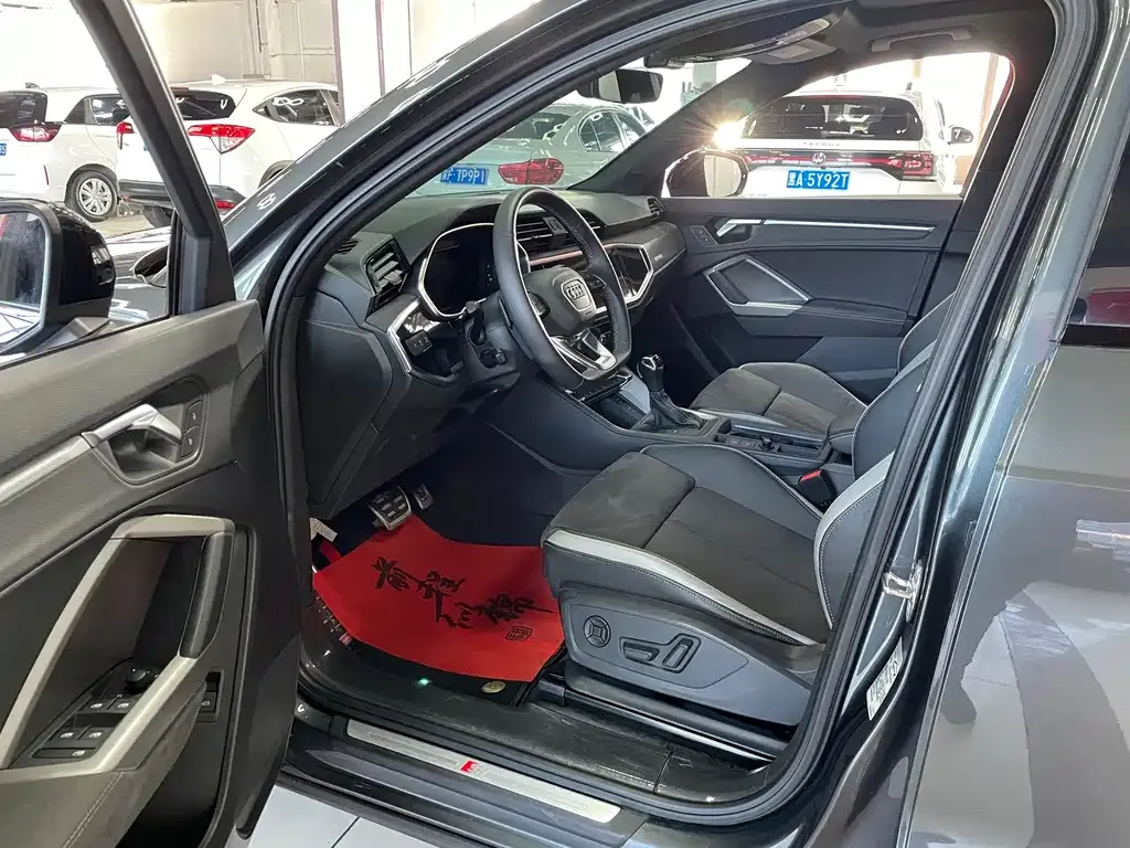 Audi Q3 2023 из CN, фото 6